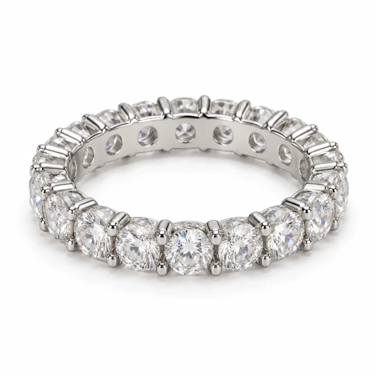 Anel com Moissanites